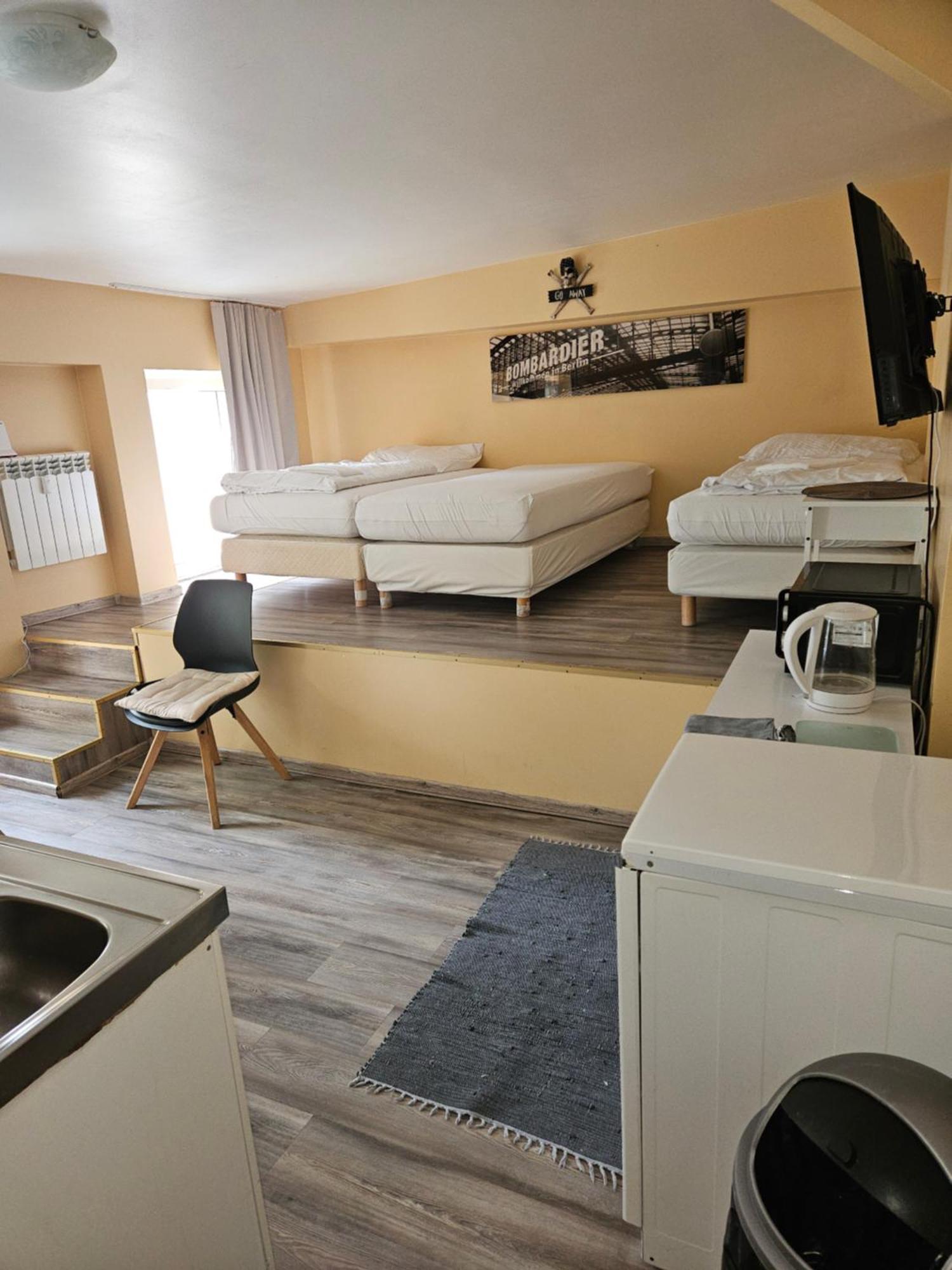 Pension 11 Apartments By Lorenc ベルリン エクステリア 写真