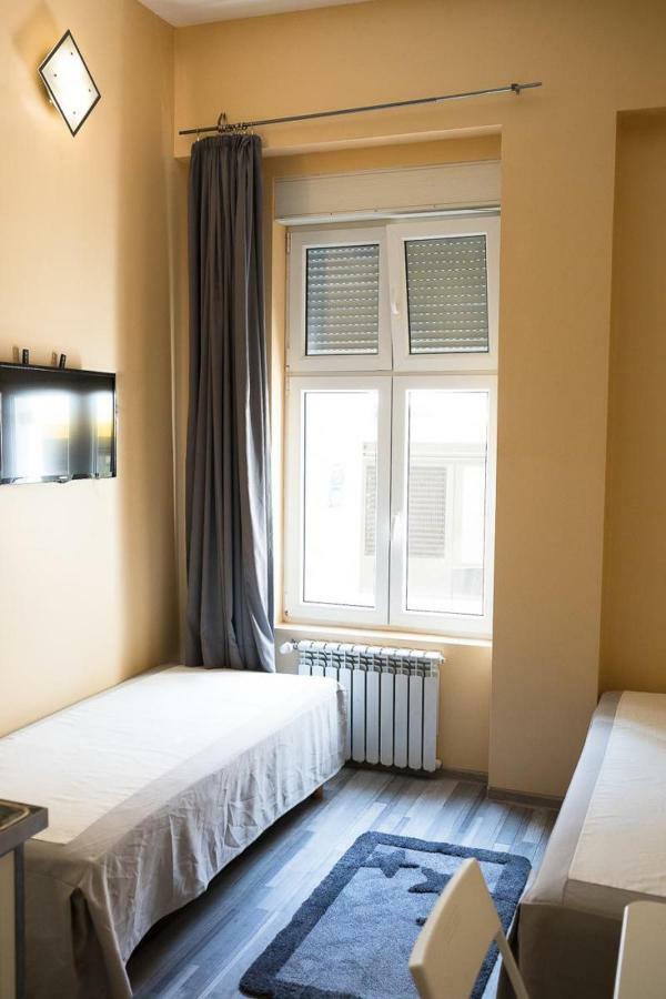 Pension 11 Apartments By Lorenc ベルリン エクステリア 写真